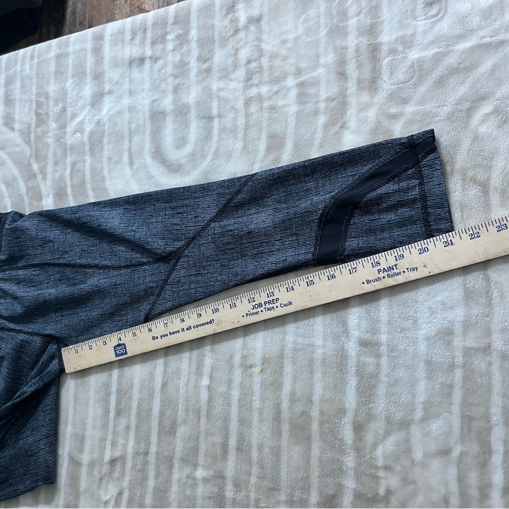 Lululemon 4 Stylish Black and Gray Crop Leggings - Picture 5 of 5